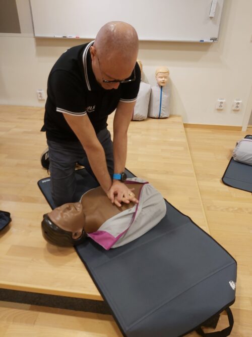 20200305_182959 Första Hjälpen inkl HLR (Företag, upp till 8 personer)